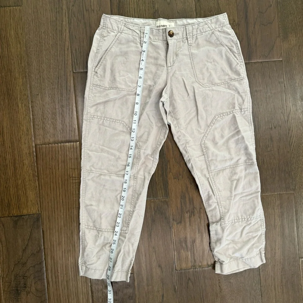 Old Navy Cropped Pants - Picture 6 of 8